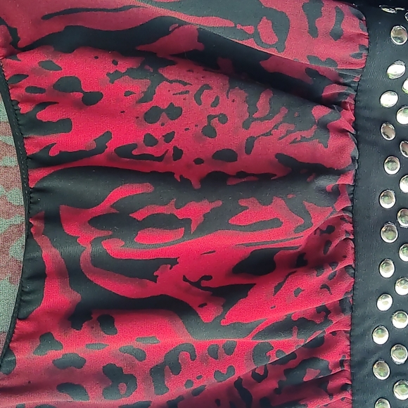 Red Black Fashion Bug 2X Top Metal Accents Leopard Cheetah Print - Picture 6 of 15